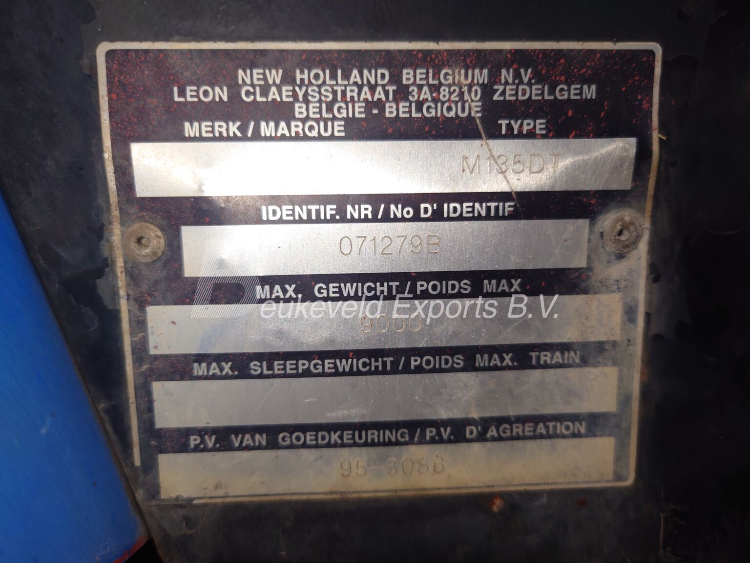 New Holland M135 DT Dual Command 40kmh (1)