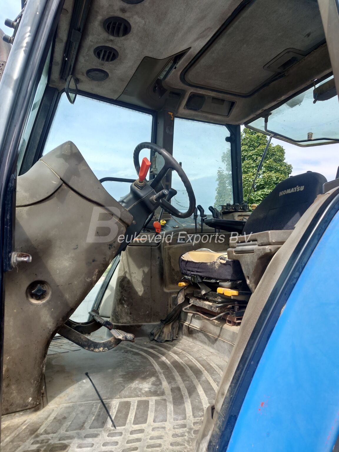 New Holland M135 DT Dual Command 40kmh (11)
