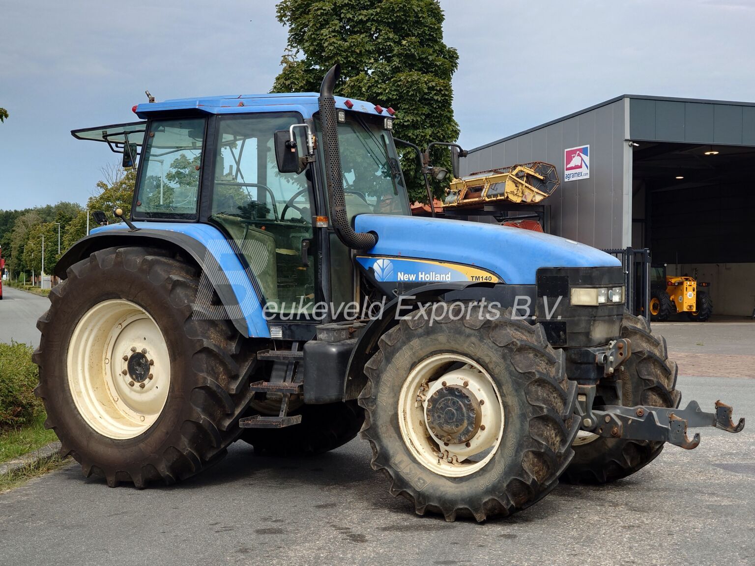 New Holland M135 DT Dual Command 40kmh (9)