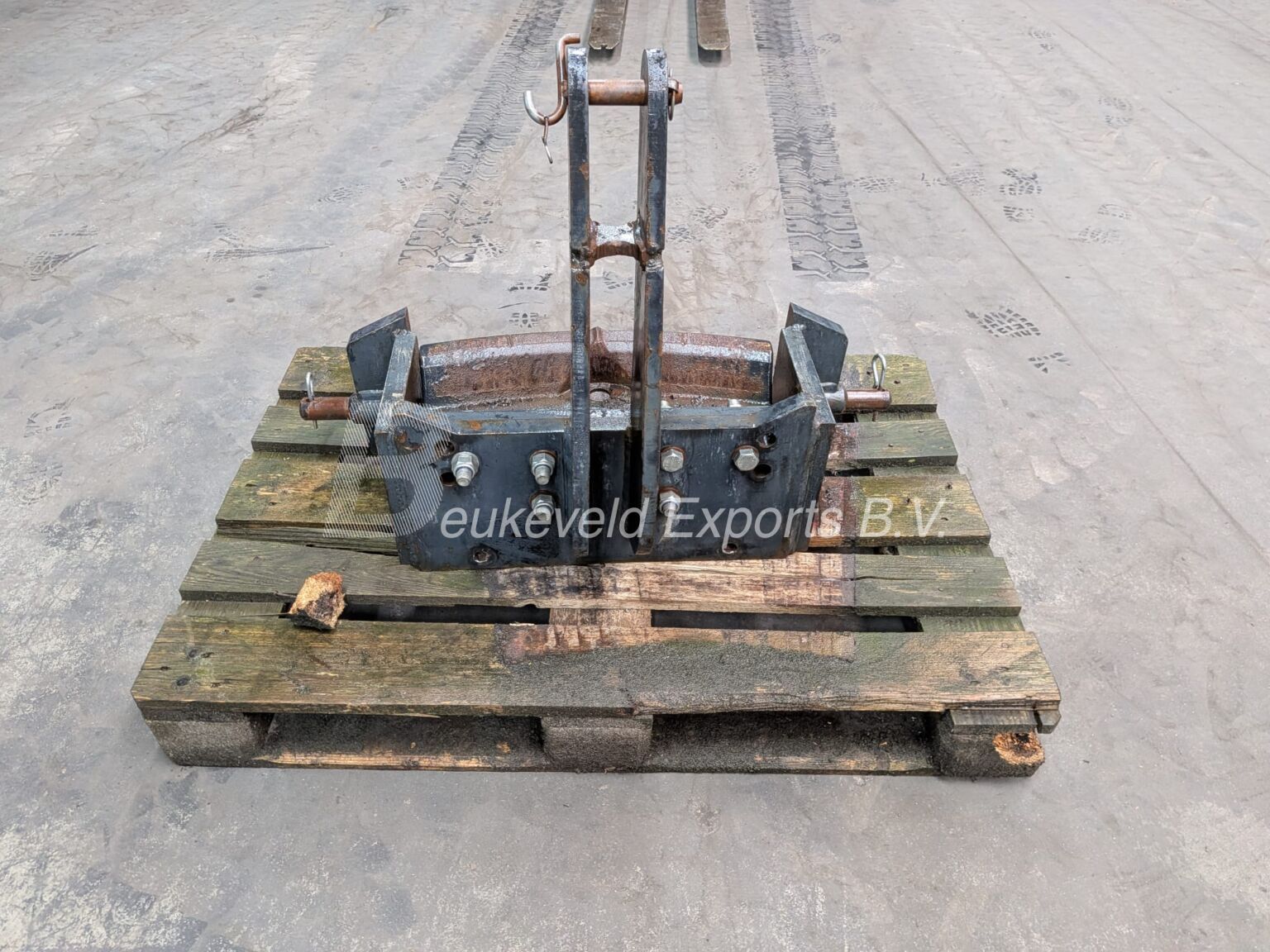 3-point hitch weight frame New Holland G240 (2)