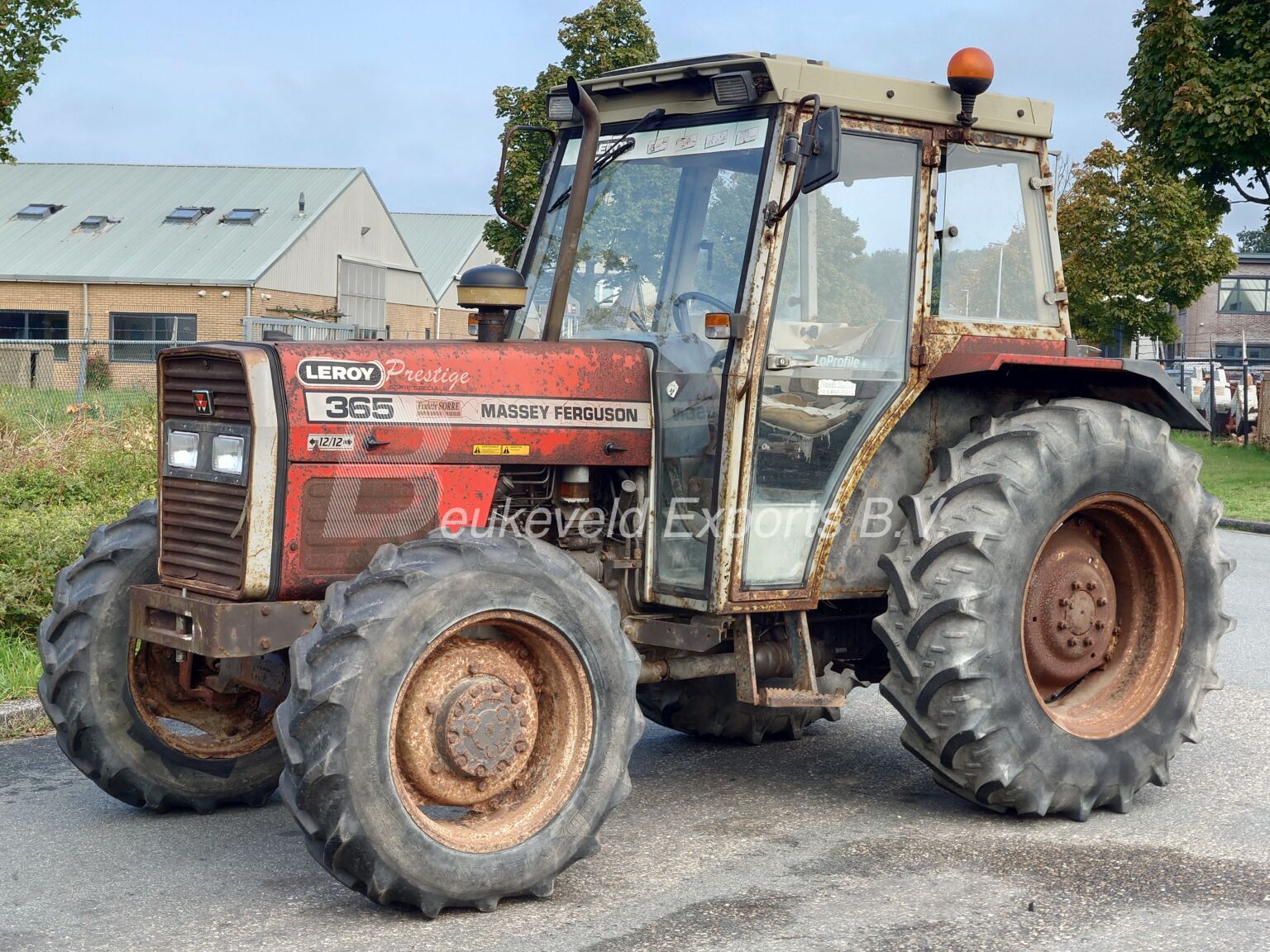 MASSEY FERGUSON 365 4X4 (5)