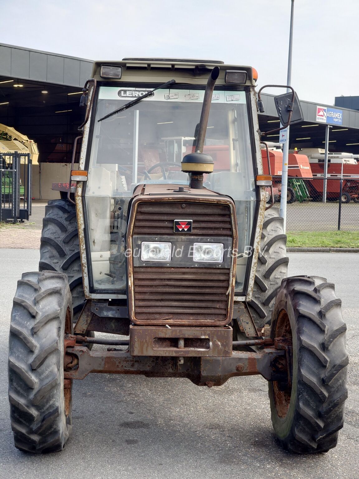 MASSEY FERGUSON 365 4X4 (6)