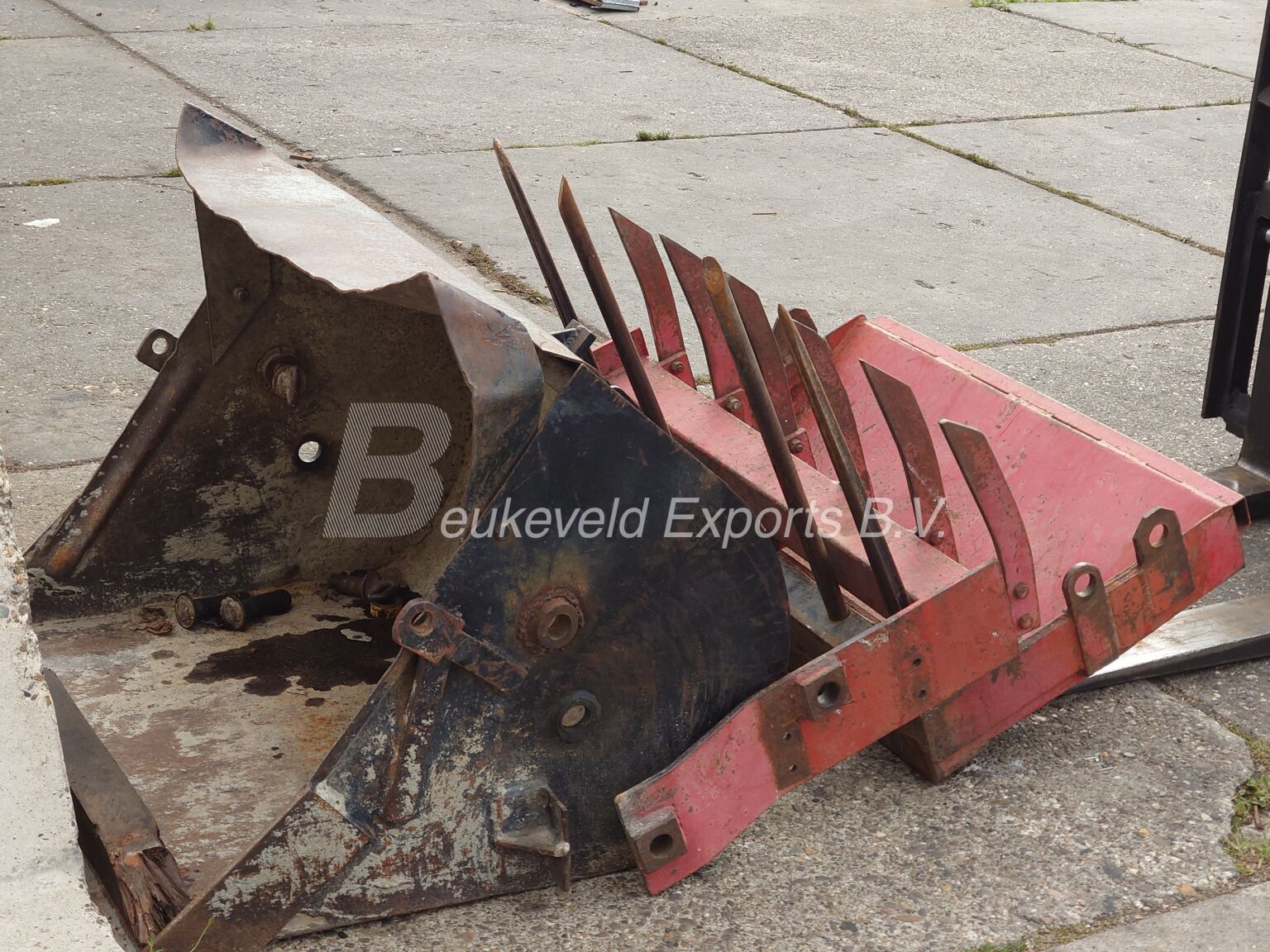 Massey Ferguson MF 265 frontloader (17)