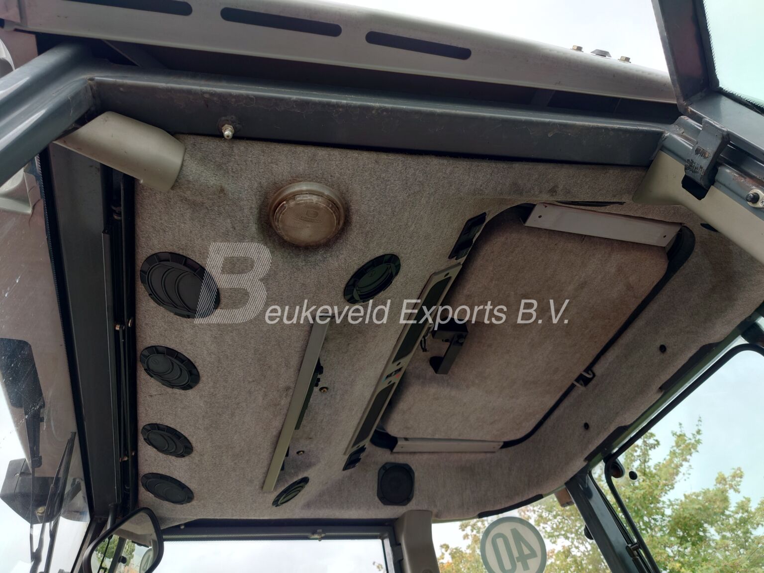 Massey Ferguson MF 4235 4X4 Hi Vision Airbrakes (11)