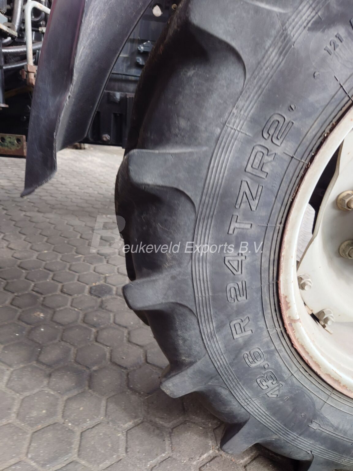 Massey Ferguson MF 4235 4X4 Hi Vision Airbrakes (3)
