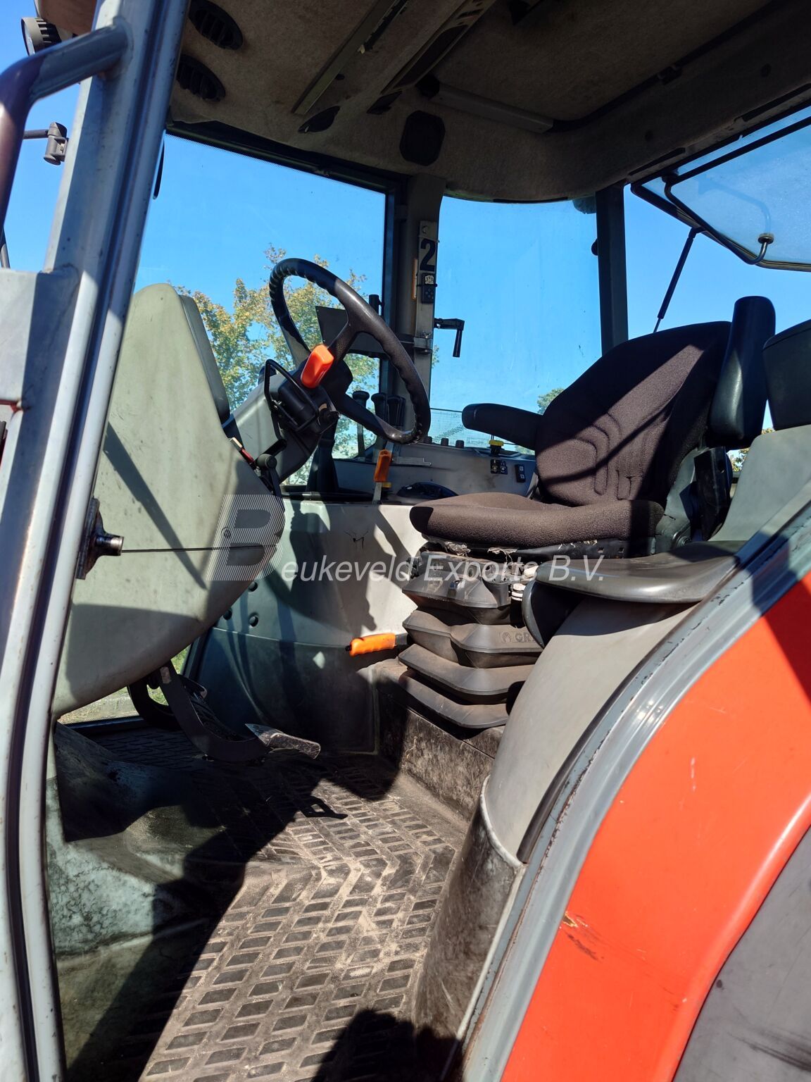 Massey Ferguson MF 4355 hi vision frontlift (12)