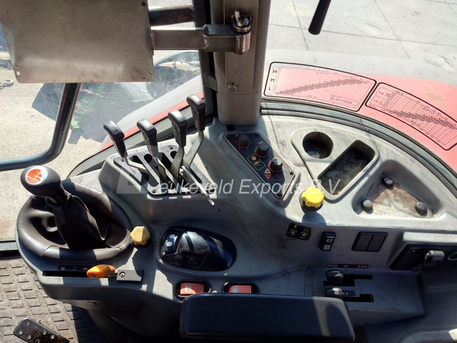 Massey Ferguson MF 4355 hi vision frontlift (7)