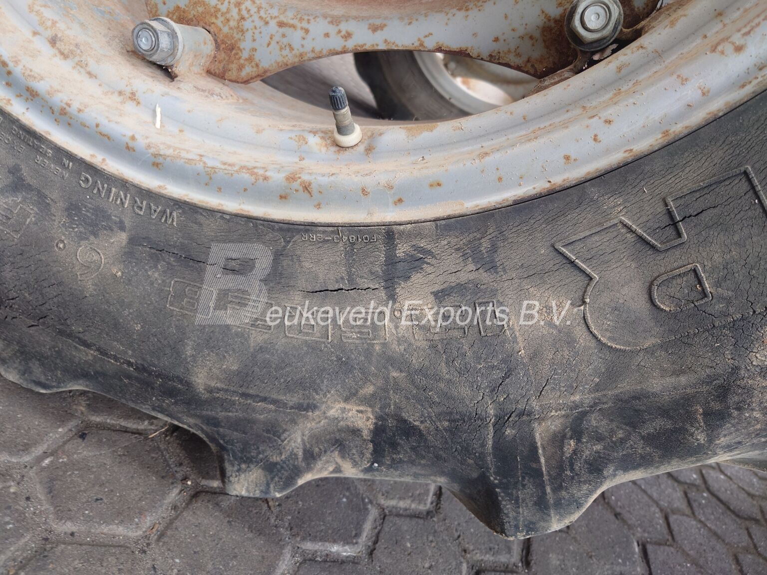 Massey Ferguson MF 698 T 4×4 Turbo (3)