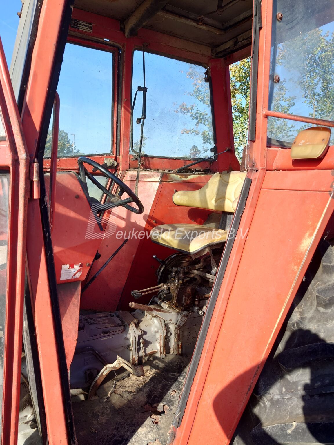 Massey Ferguson MF275 4X4 (9)