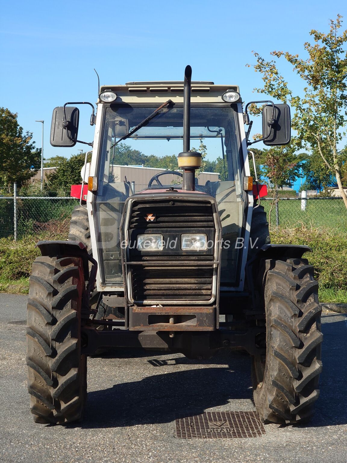Massey Ferguson MF390 4X4 (11)