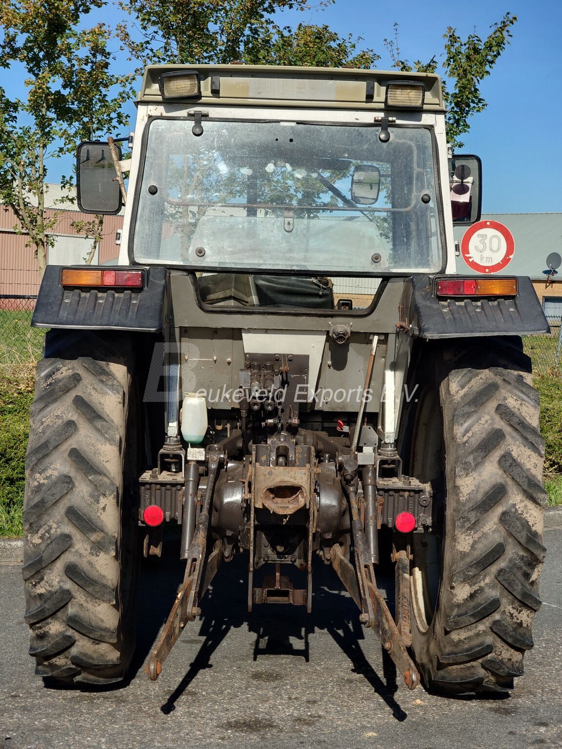 Massey Ferguson MF390 4X4 (9)
