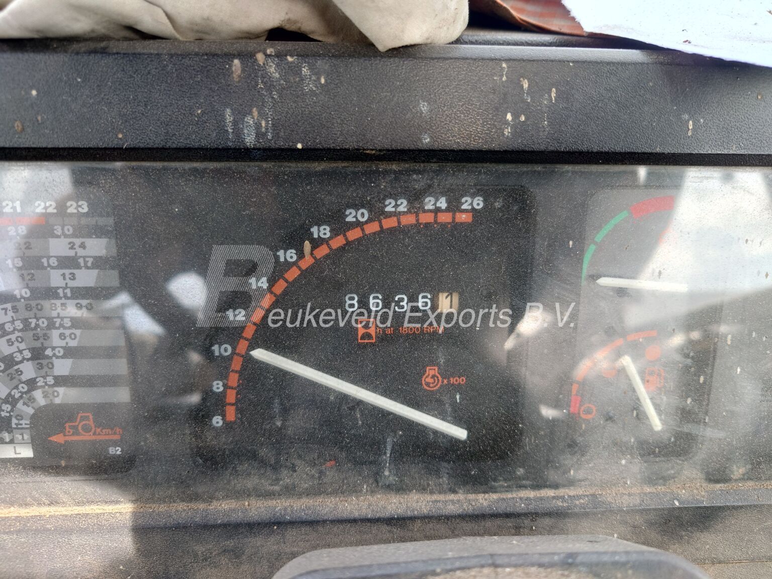 Massey Ferguson MF390 synchro 12 4X4 (2)