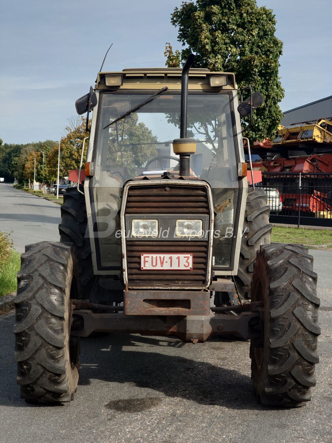 Massey Ferguson MF390 synchro 12 4X4 (6)