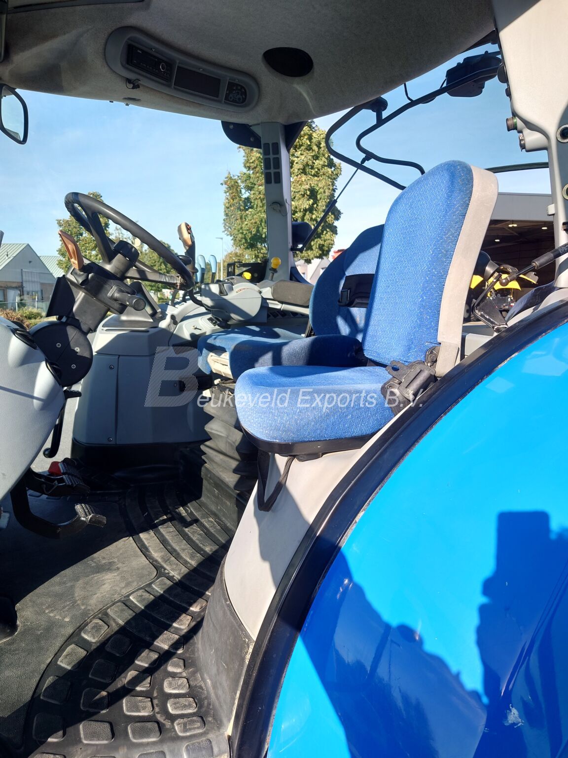 NEW HOLLAND T6050 Range command (7)