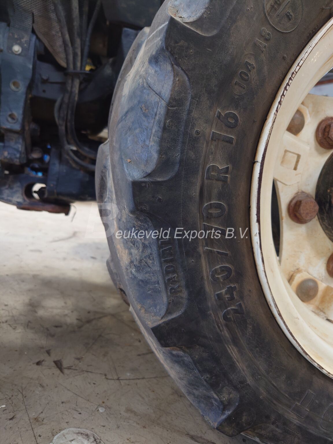 New Holland T4030 Turbo Fruttero ROPS (2)