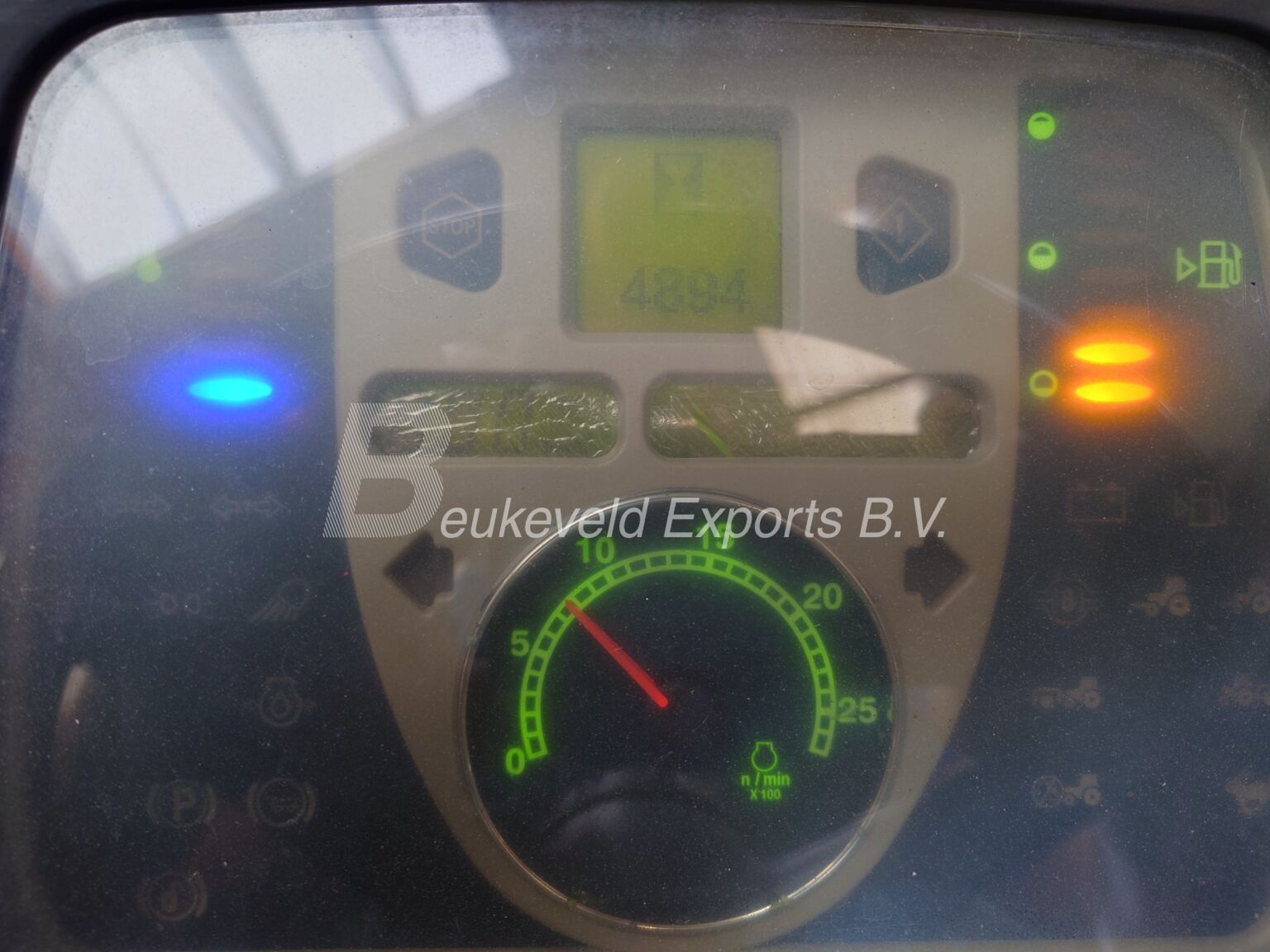 New Holland T4030 Turbo Fruttero ROPS (4)