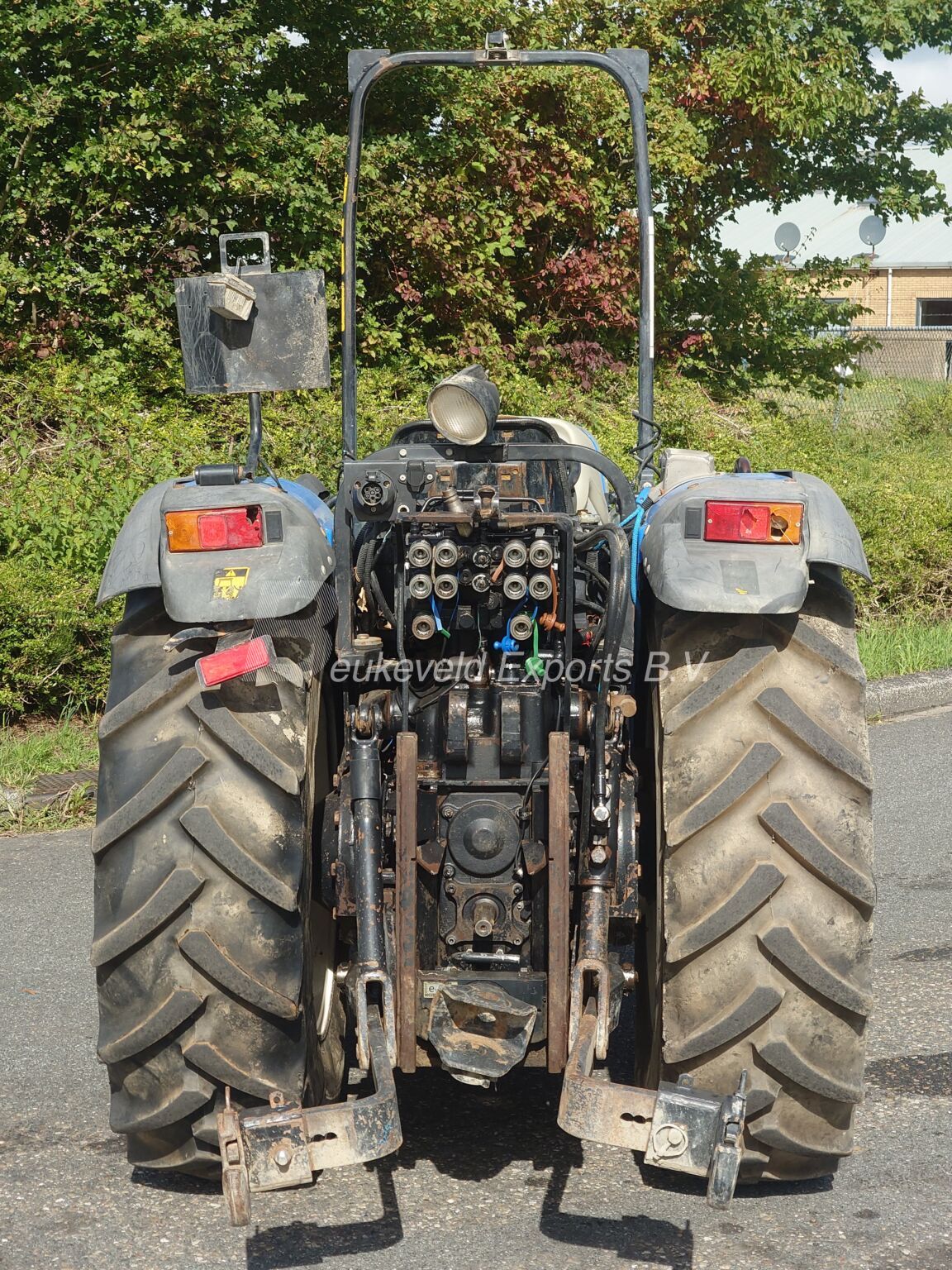 New Holland T4030 Turbo Fruttero ROPS (8)