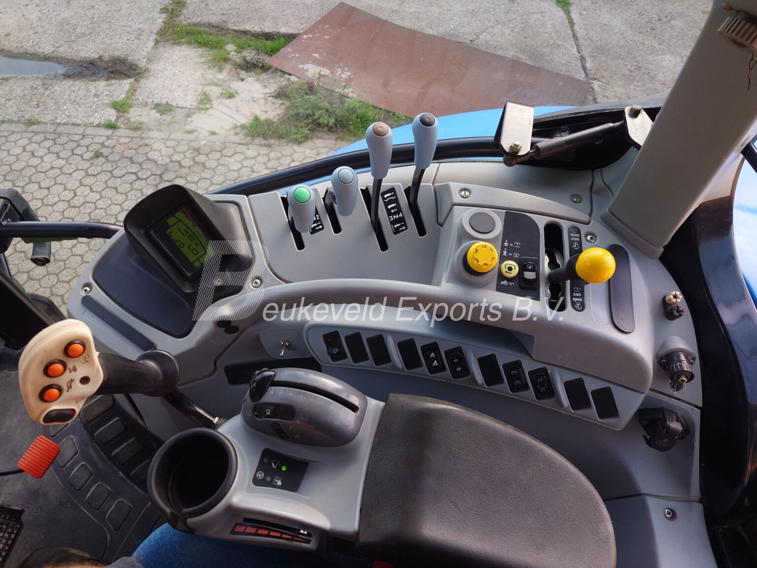 New Holland T6050 Range command (19)