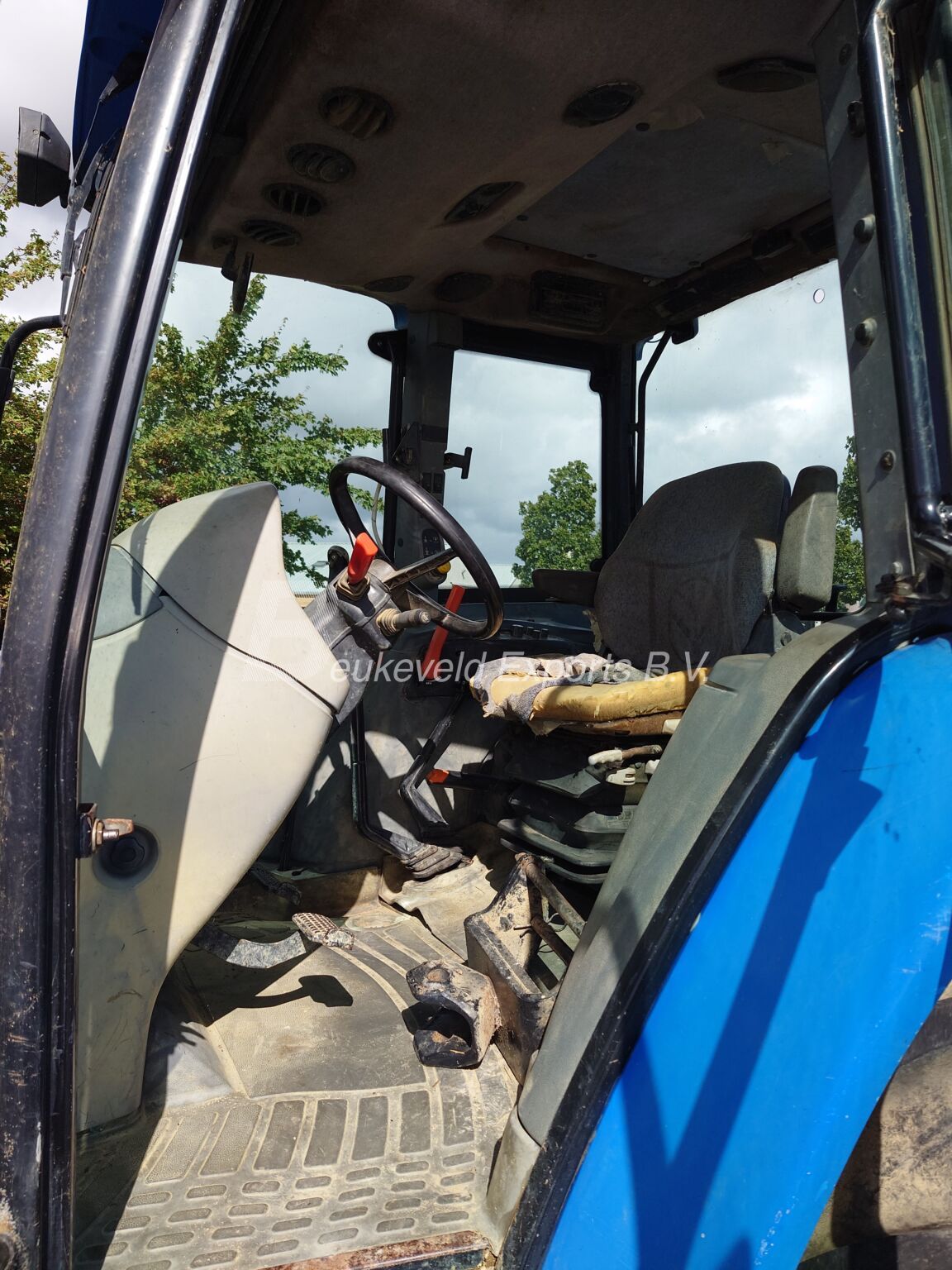 New Holland TL100 A Turbo frontloader airco (11)
