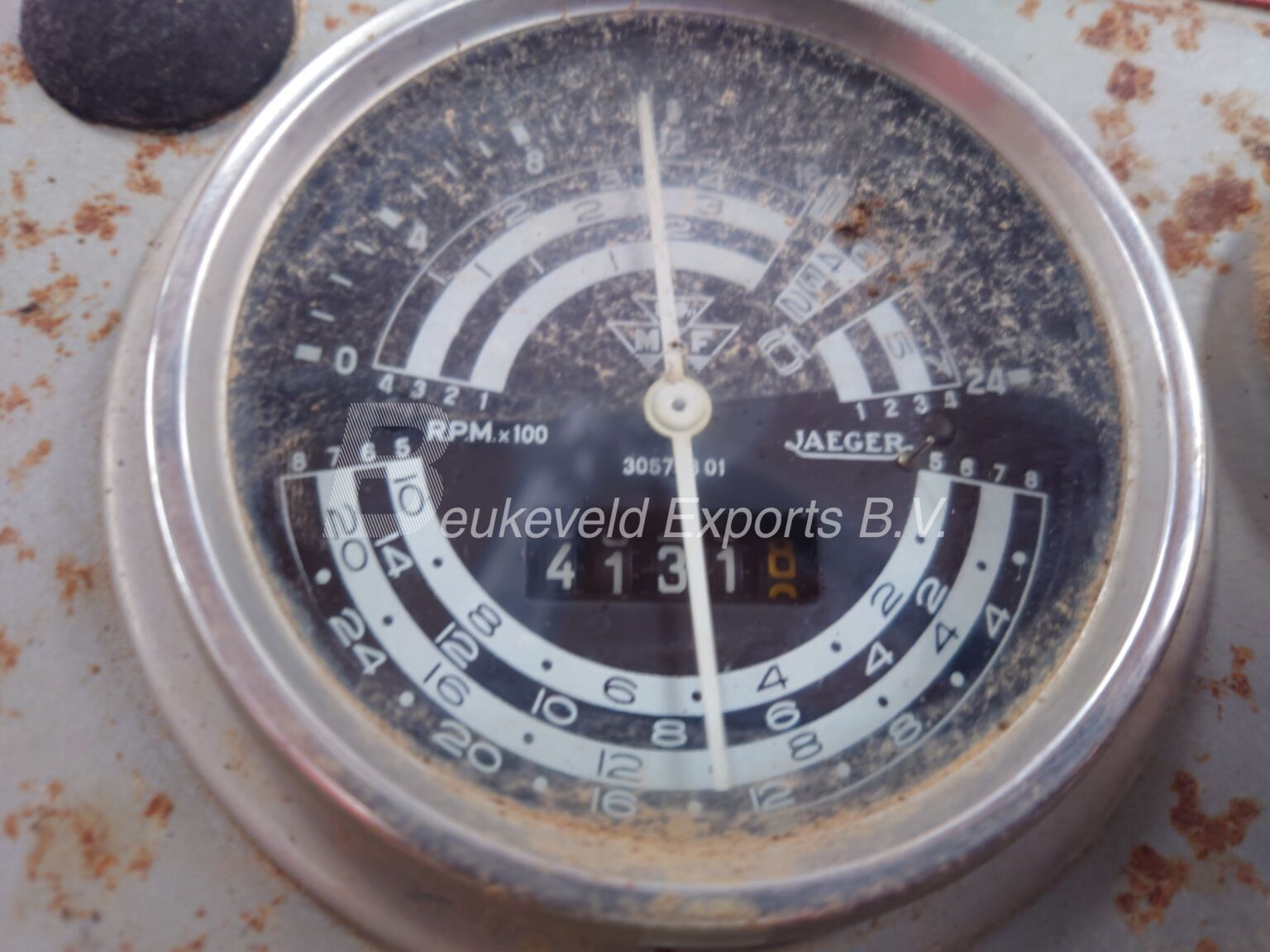 Massey Ferguson MF 168 extremely low hours (3)