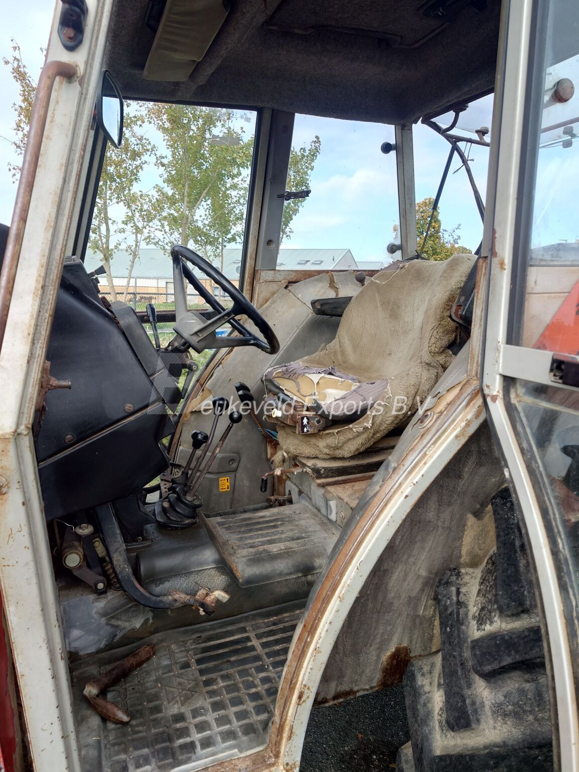 Massey Ferguson MF 365 2wd with frontloader (10)