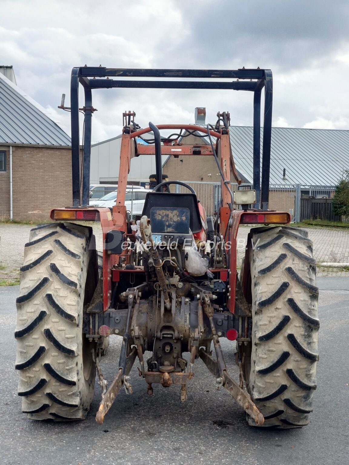 Massey Ferguson MF 365 4×4 cabrio with frontloader (9)
