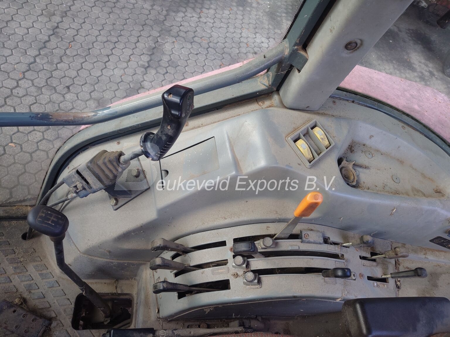 Massey Ferguson MF 4245 Turbo frontloader (8)