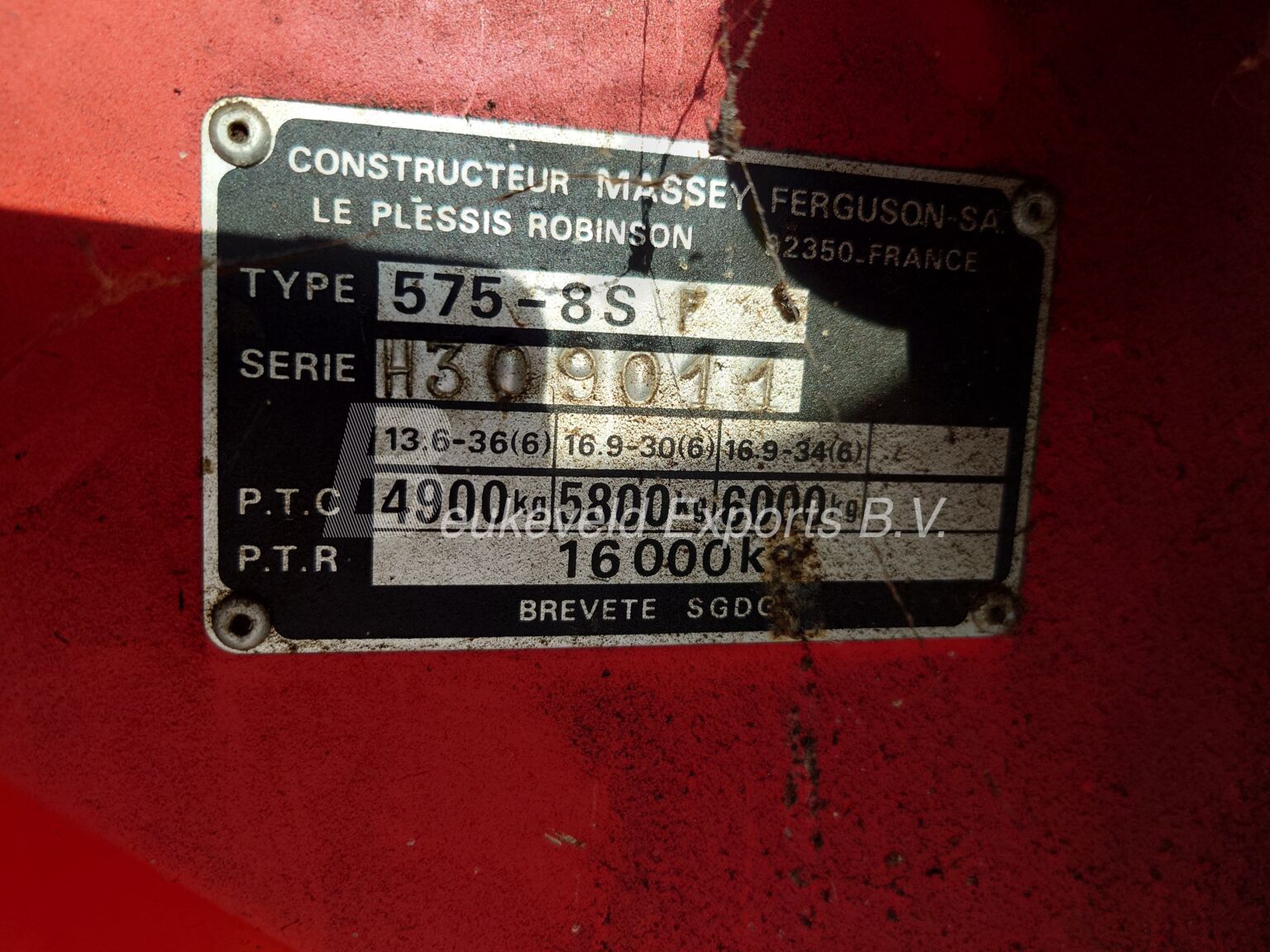 Massey Ferguson MF 575 2wd engine seized (1)
