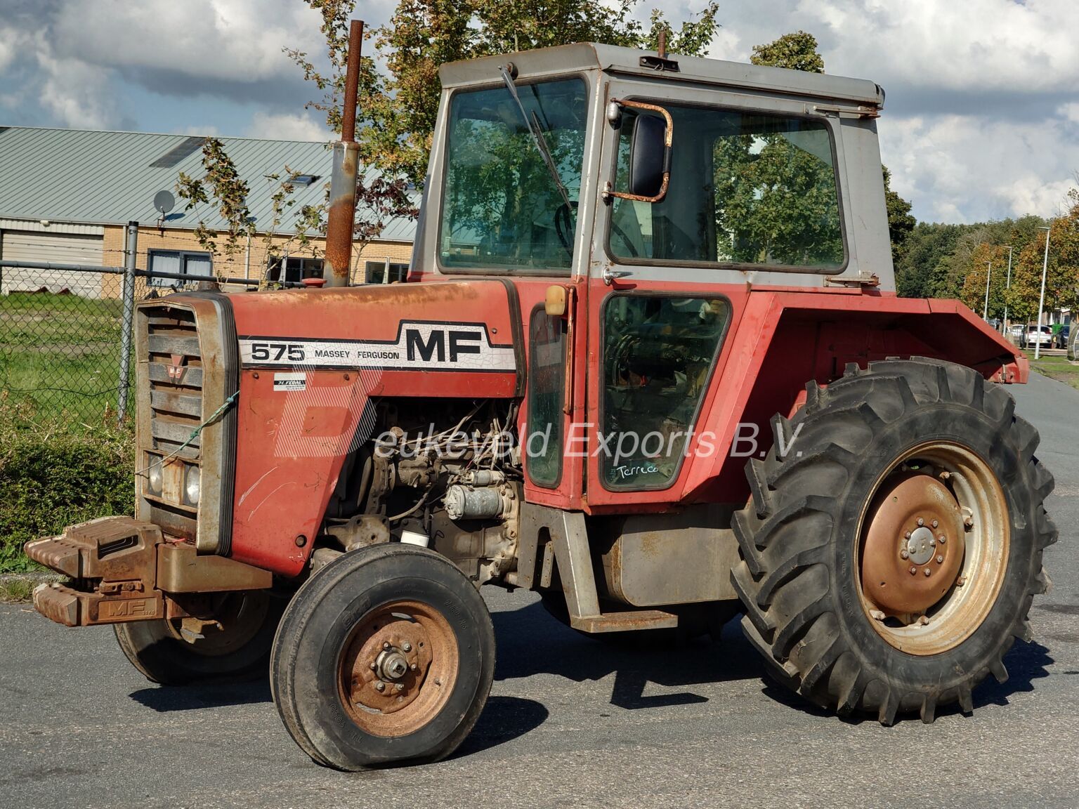 Massey Ferguson MF 575 2wd engine seized (7)