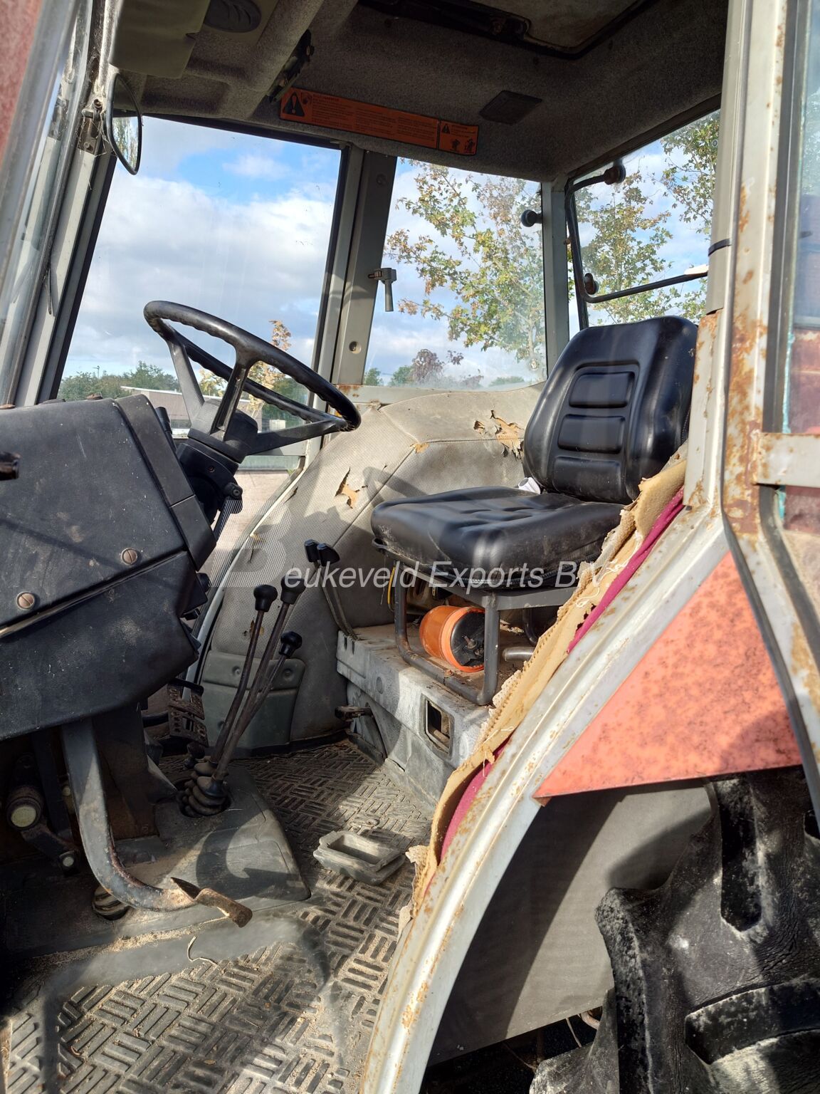 Massey Ferguson MF390 synchro 12 4X4 (11)