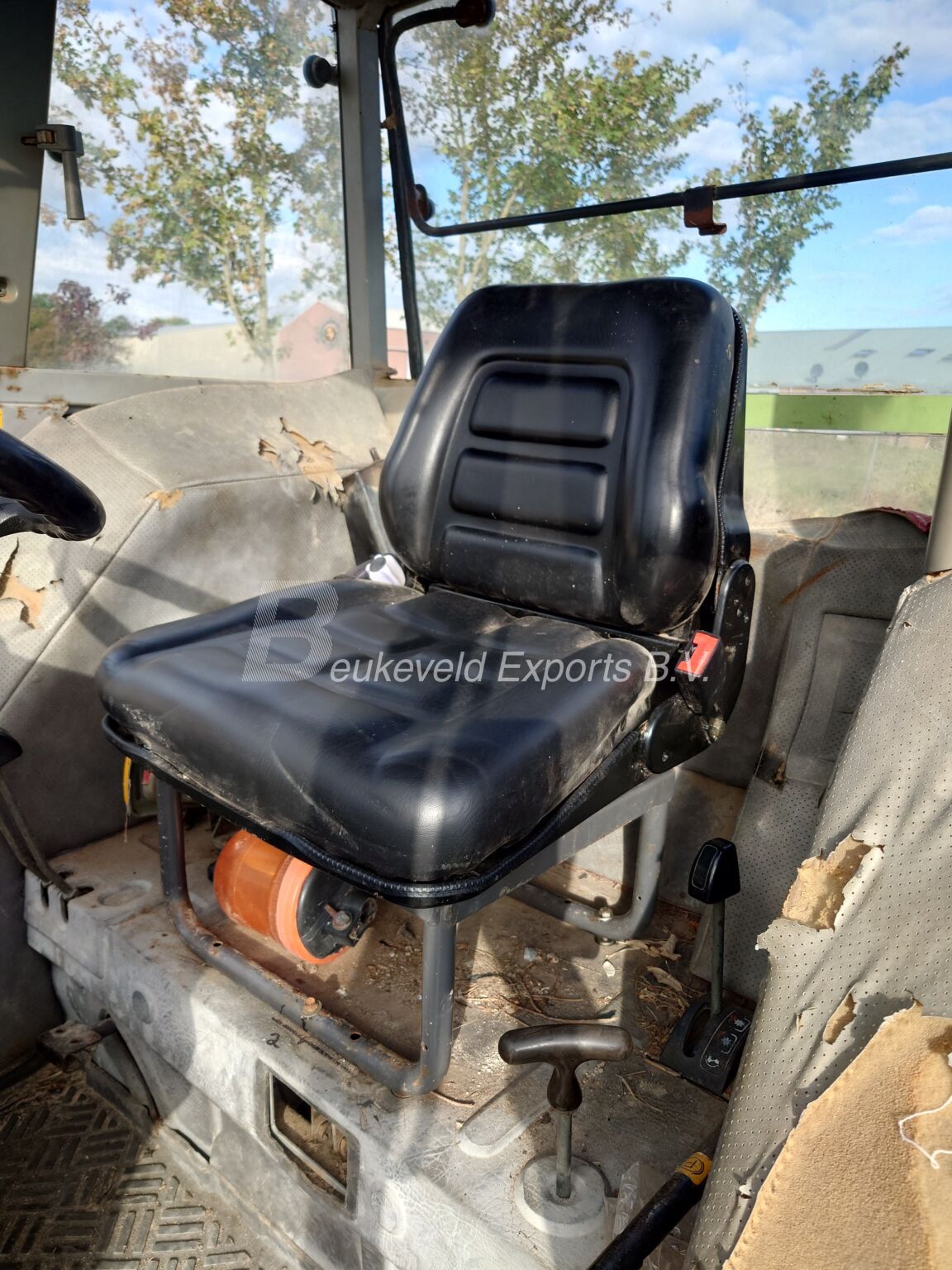 Massey Ferguson MF390 synchro 12 4X4 (12)