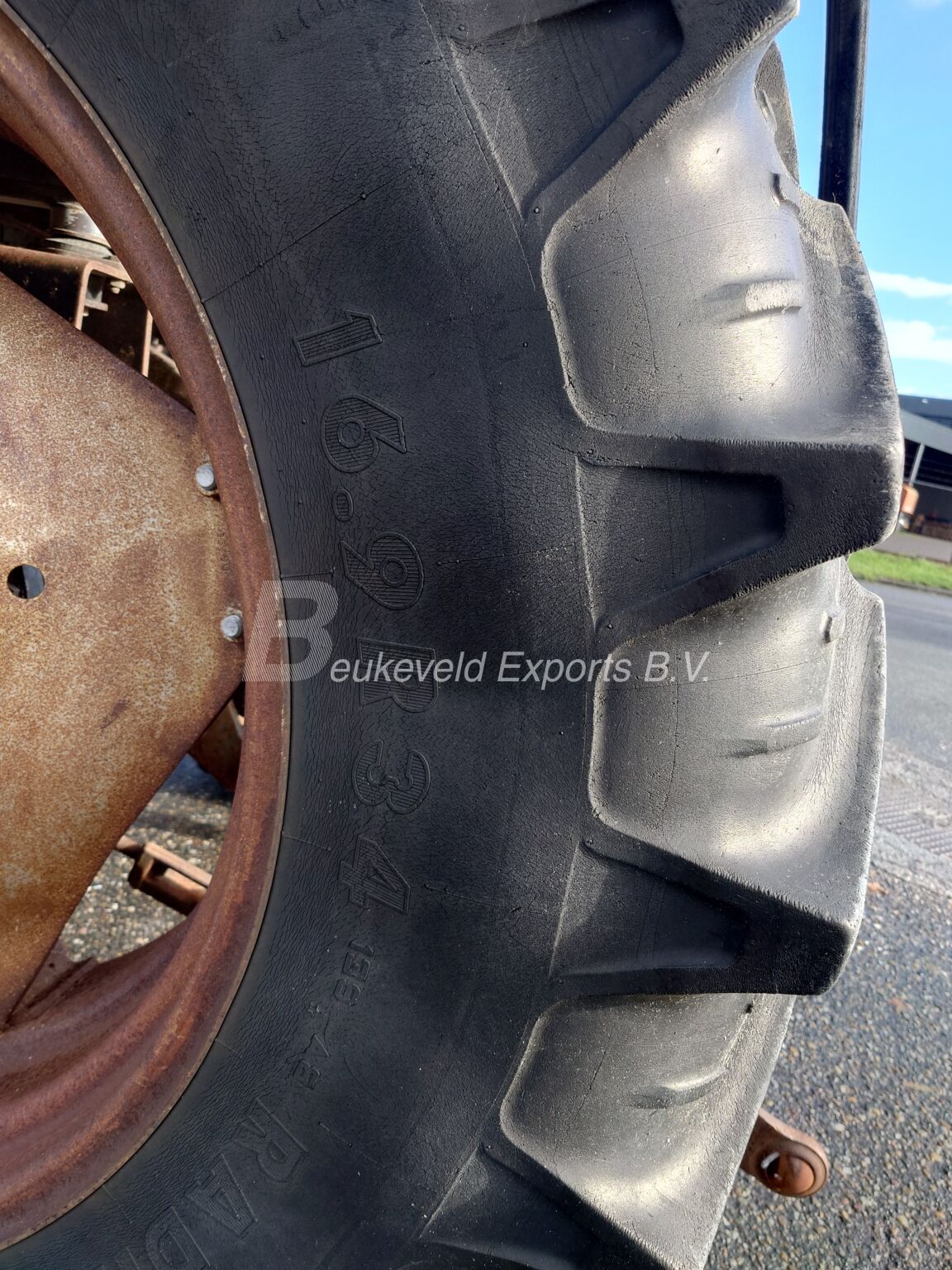 Massey Ferguson MF390 synchro 12 4X4 (5)