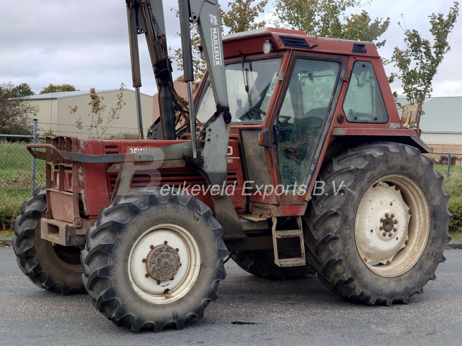 New Holland Fiat 100-90 DT Supercomfort MX frontloader (10)