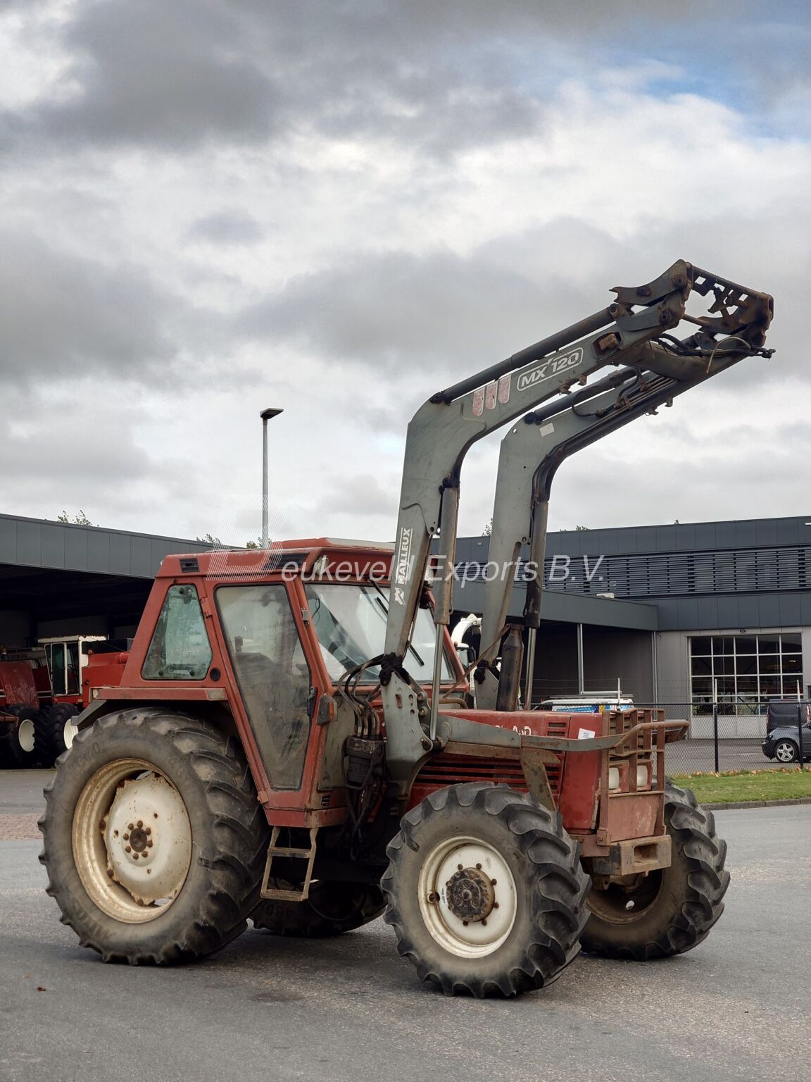 New Holland Fiat 100-90 DT Supercomfort MX frontloader (12)