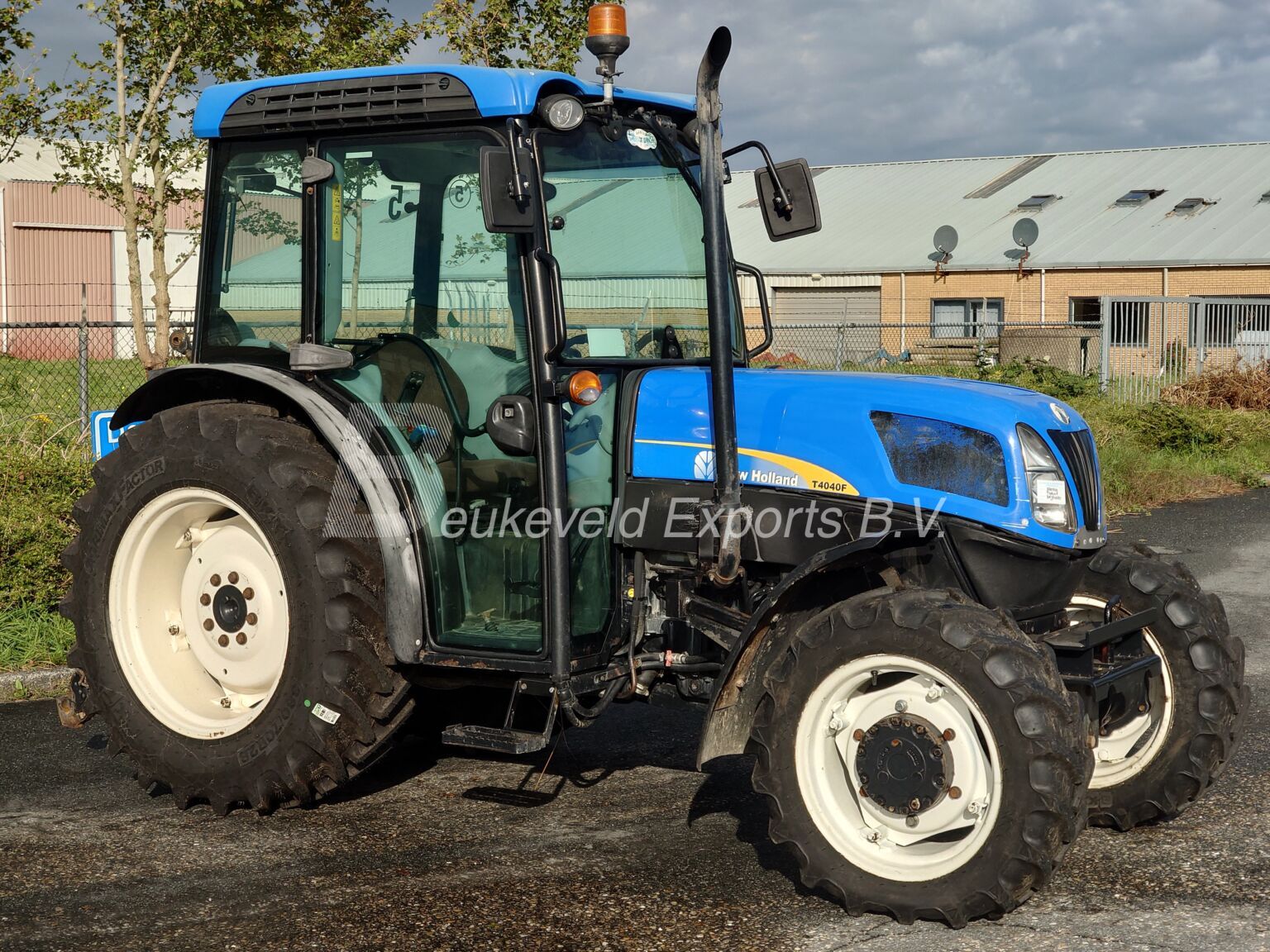 New Holland T4040 Turbo Fruttero Blue cab (4)