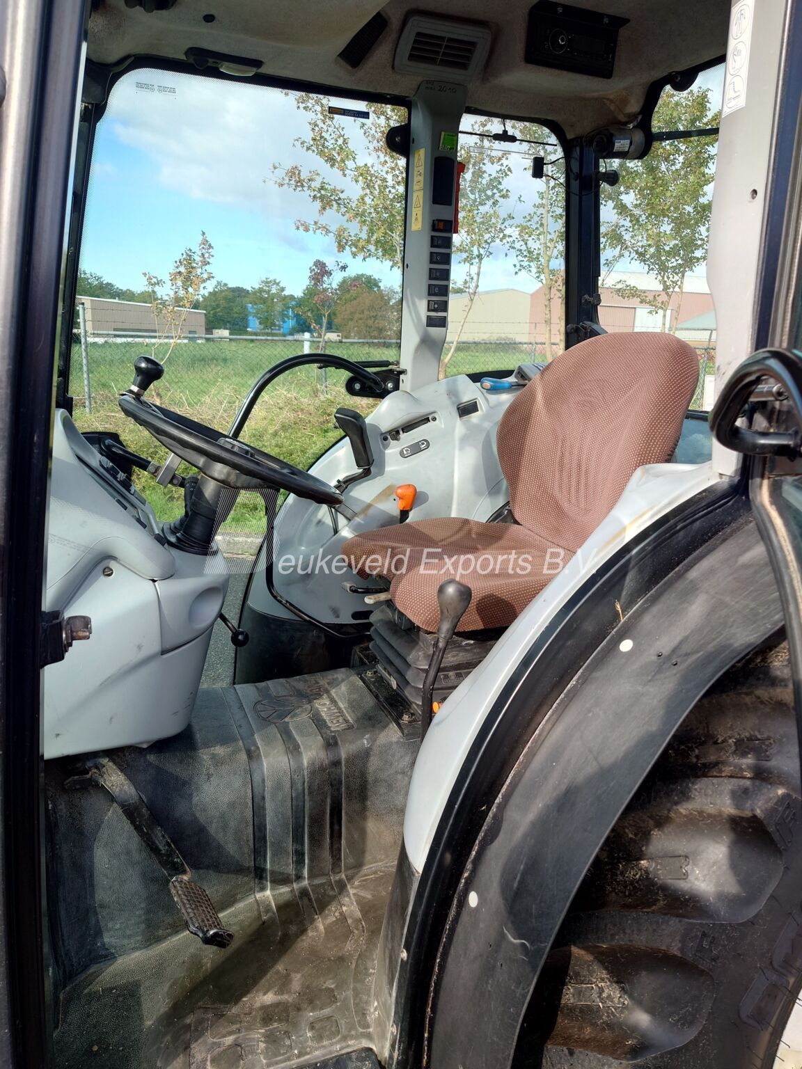 New Holland T4040 Turbo Fruttero Blue cab (7)