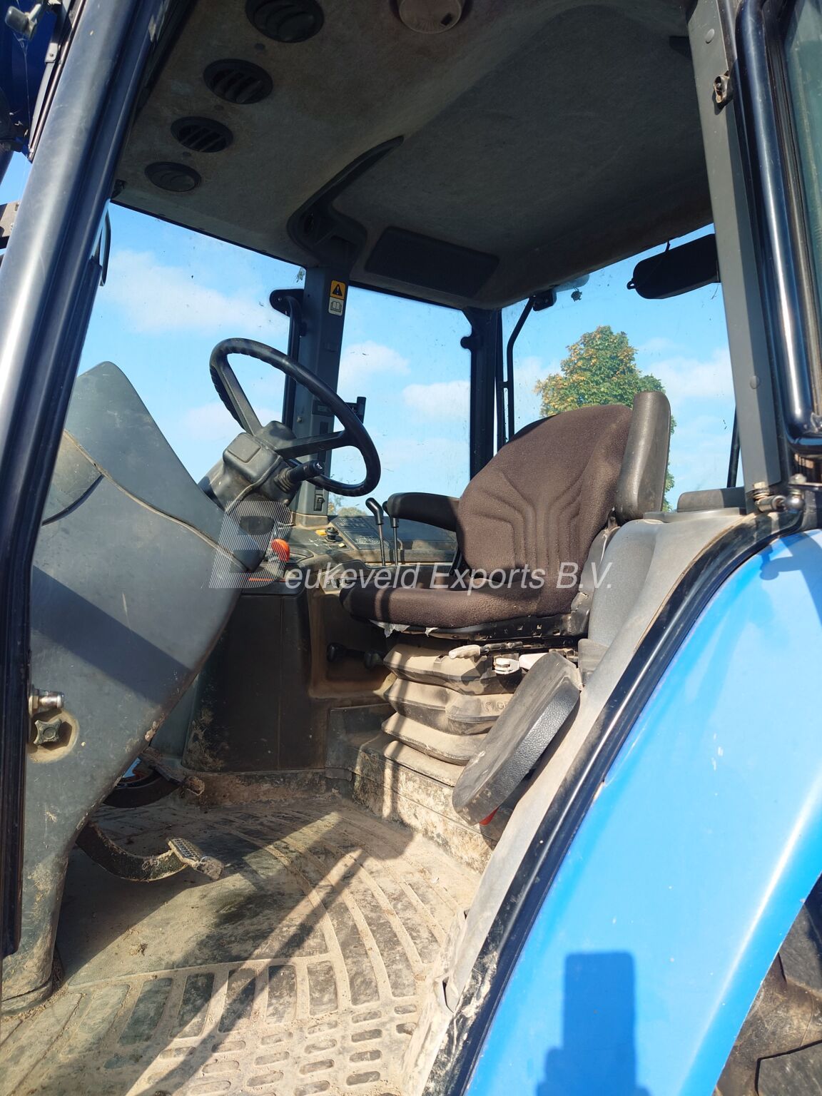 New Holland TM 115 Classic Synchro Command (12)