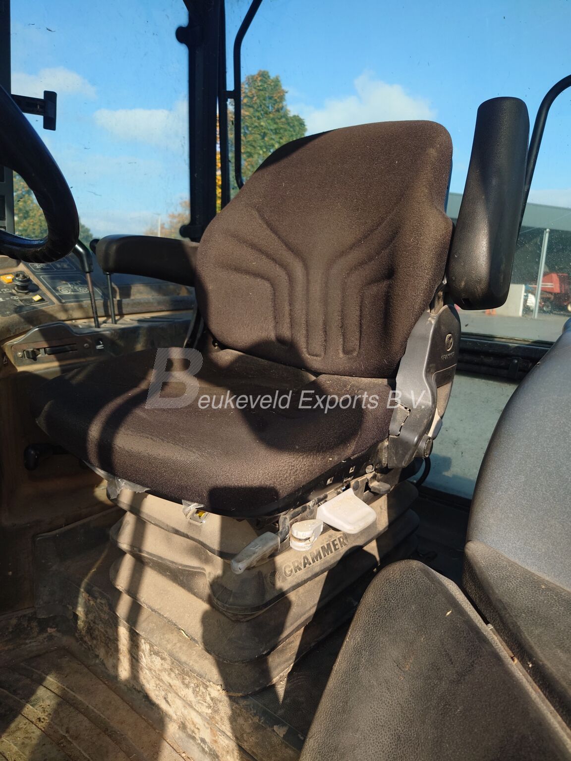 New Holland TM 115 Classic Synchro Command (13)