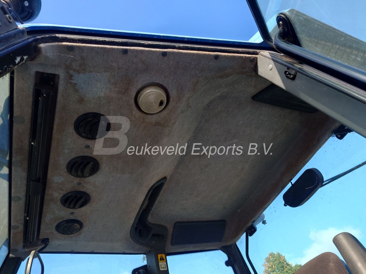 New Holland TM 115 Classic Synchro Command (14)