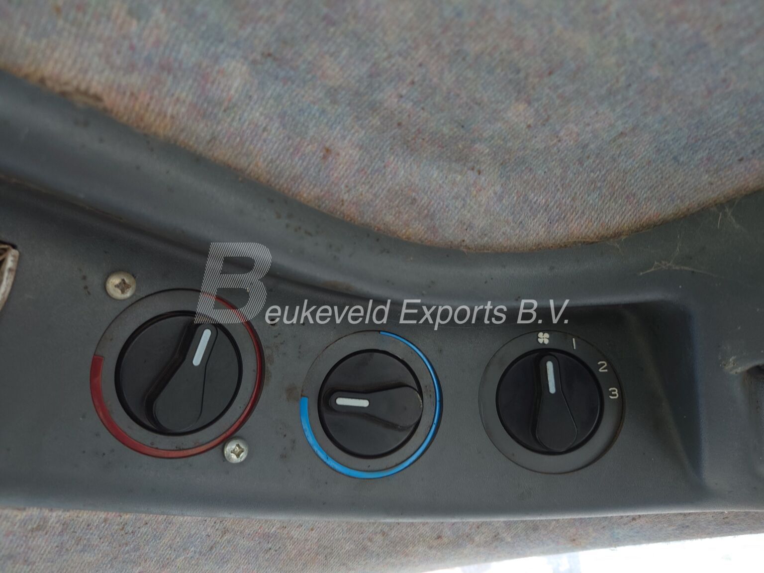 New Holland TM 115 Classic Synchro Command (7)