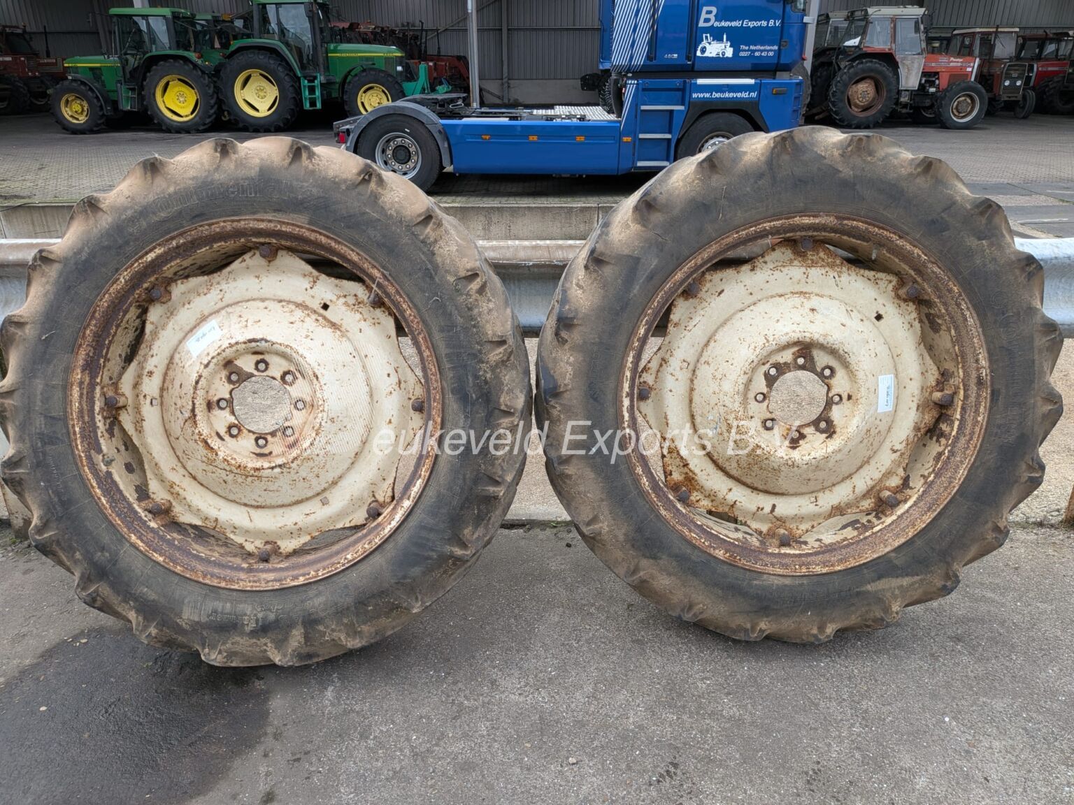Used Continental Wheels 12.4R36 (2)