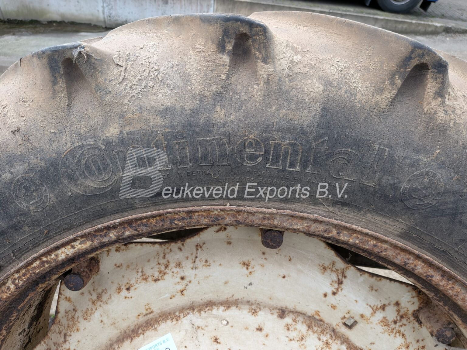 Used Continental Wheels 12.4R36 (3)