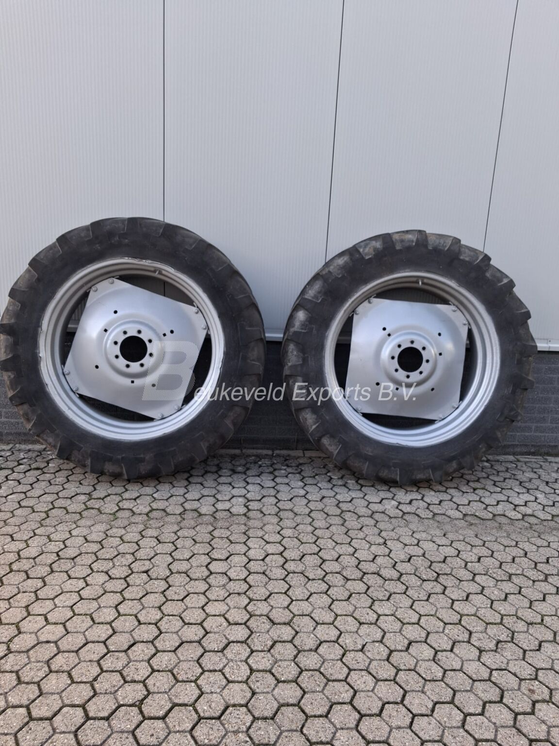 Used set Michelin 13.6R38 Agribib (1)